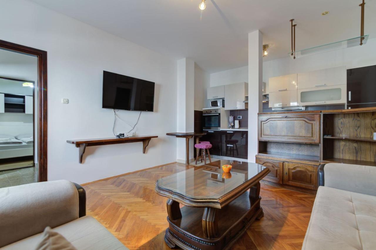 Apartments Zora เซนญ์ ภายนอก รูปภาพ